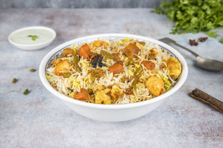 Lucknowi Veg Dum Biryani (1 Porzione)