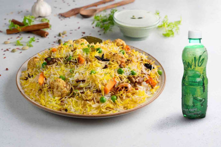 Combinazione Di Bevande Biryani Veg Dum