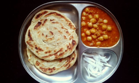 Parotta With Channa Masala [2Pcs]