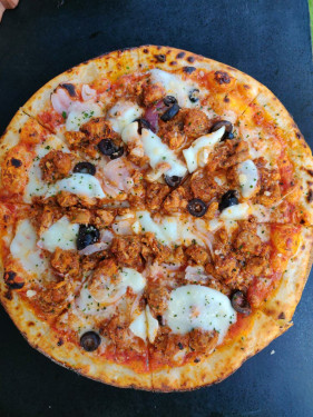 11 Spiced Chicken Pizza