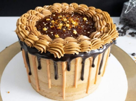 Eggless Caramel Crunch Cake