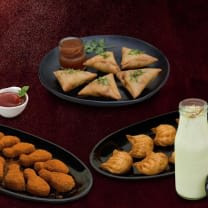 Chicken Momos Chicken Samosa Nuggets Beverage