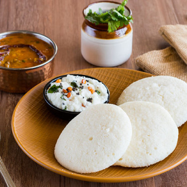 Idli-Sambhar Con Chutney Di Cocco