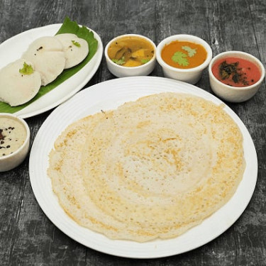 Idli With Set Dosa