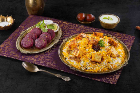 Combinazione Di Festeggiamenti Di Gruppo Con Zaikedaar Paneer Biryani Kebab Di Barbabietole