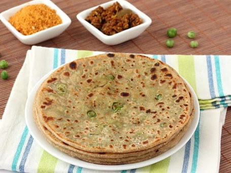 Aloo Onion Paratha Con Cagliata