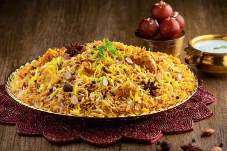 Paneer Subz (Classic Paneer Veg Dum Biryani Serve 4).