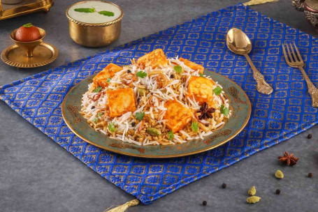 Zaikedaar Paneer Piccante Hyderabadi Paneer Dum Biryani Serve 1 2)