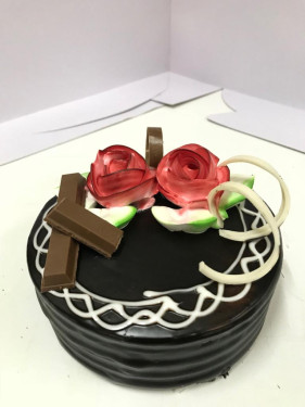 Kit Kat Cake 500Gm