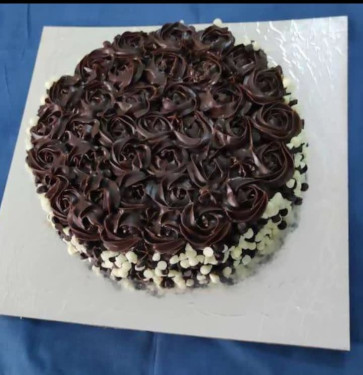 Dutch Truffle Cake (Eggless)