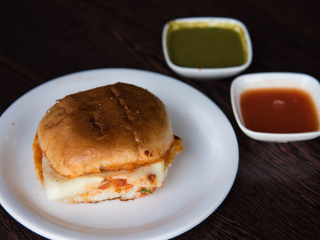 Cheese Masala Pav (1 Pc)