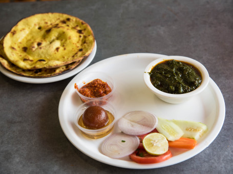 Makke Ki Roti And Sarson Ka Saag [250 Grams]