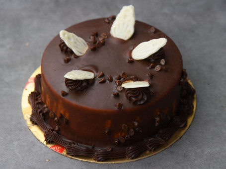 Choco Chips Premium Cake