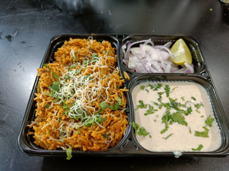 Lakhnavi Biryani Combo For One)