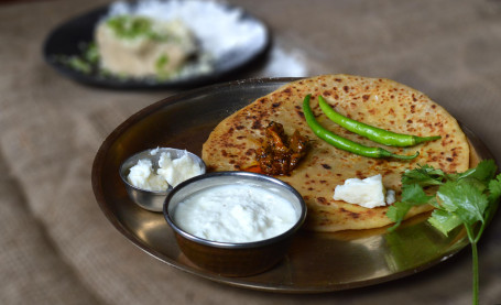 Shimla Mirch Paneer Da Paratha.