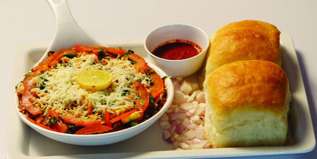 Formaggio Schezwan Misal Pav