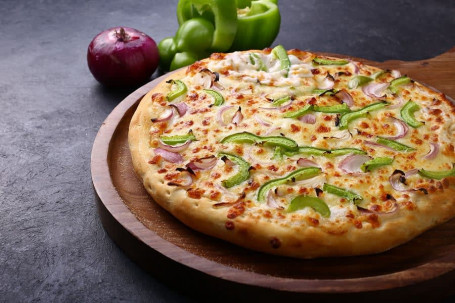 Classic Onion Capsicum Pizza