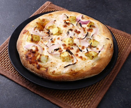 Classic Paneer Onion Pizza