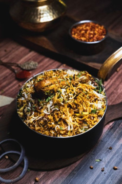 Lucknowi Murg Biryani