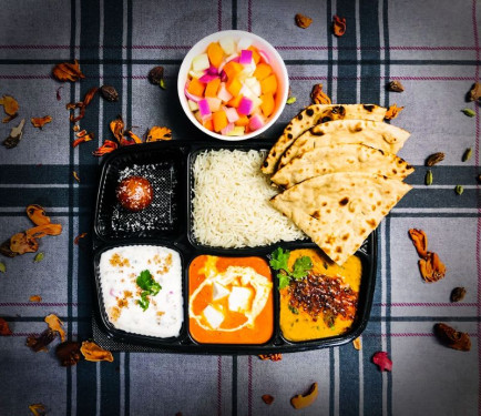 Dal Lasooni And Paneer Makhani Thali