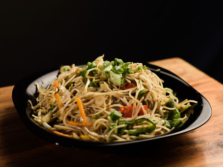 Hakka Noodles Chowmein, Chicken