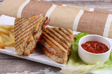 Veg Grilled Sandwich (4 Pieces)