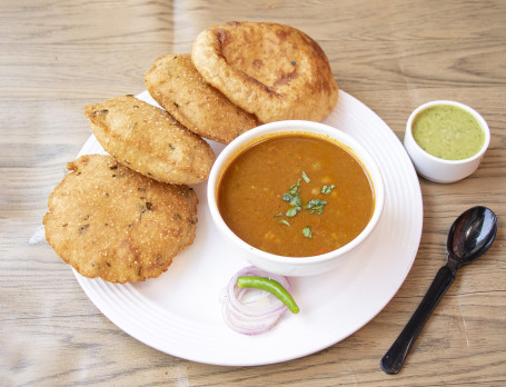 Poori And Aloo Sabji Combo