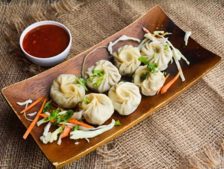 Veg Extreme Momos (8 Pcs)