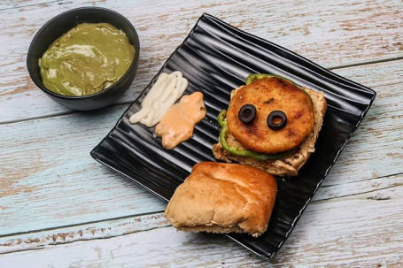 Masala Vada Pav Man Mint Mayo Dip