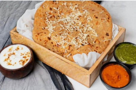 Paneer Formaggio Pyaz Paratha