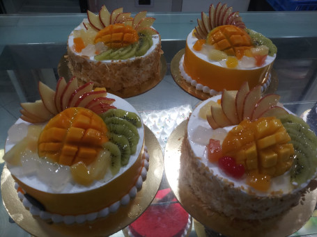 Cake Fresh Fruit 450 Gm. 1 Pound)