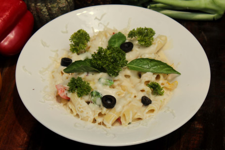 Veg Baked In White Sauce Penne Pasta