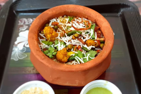 Handi Veg Dum Biryani