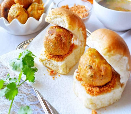 Hydrabadi Vada Pav