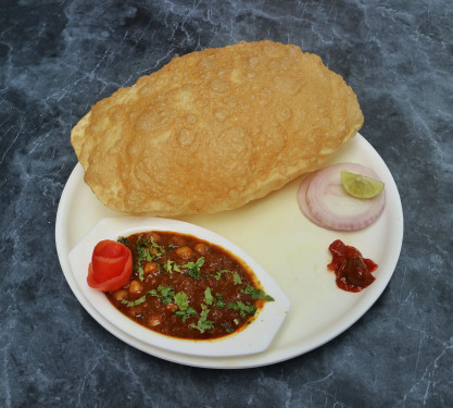 Sada Chole Bhature