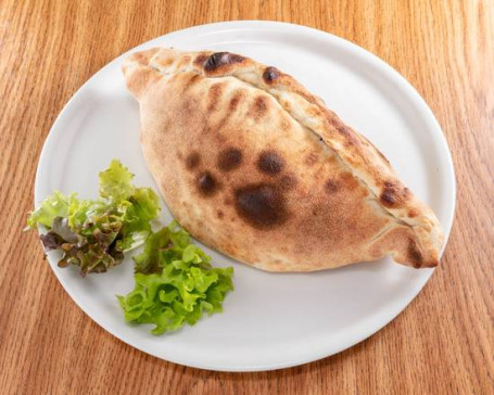 Calzone Zugedeckt