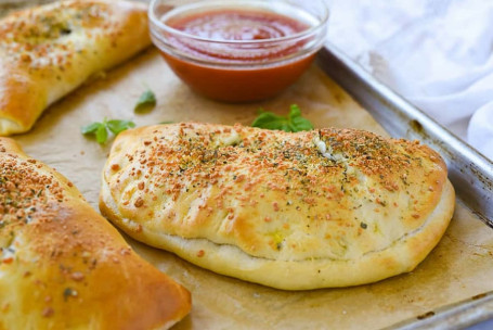 Paneer Mushroom Calzone Pocket