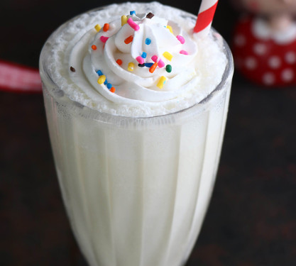 Special Vanila Shake With Ice Cream