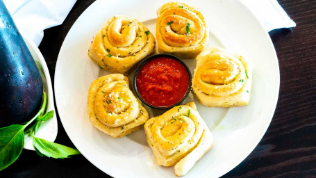 Squisito Garlic Knots