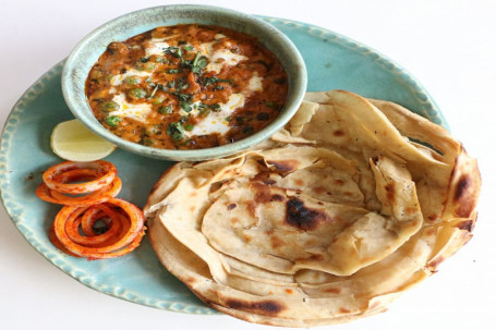 Kadahi Mushroom Corn With Lachha Paratha