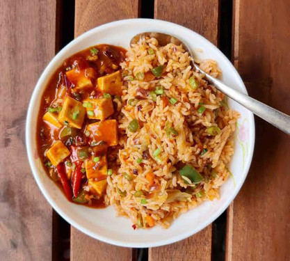 Veg Fried Rice With Chilli Paneer Gravy (400 Gms)