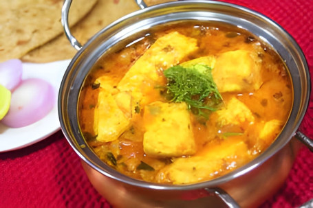 Lehsuniya Handi Paneer