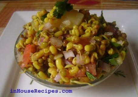 Dal Moth Chaat