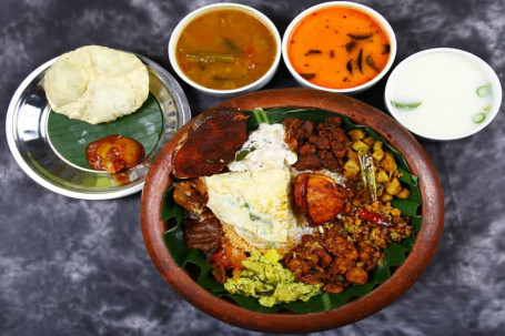 Ela Pothichor Sadhya Non Vegetarian (Serves Two Diners)