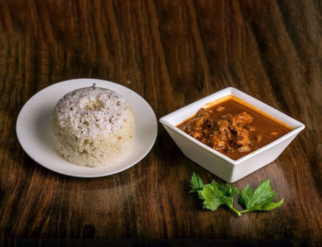 Wheat Puttu With Chicken Curry