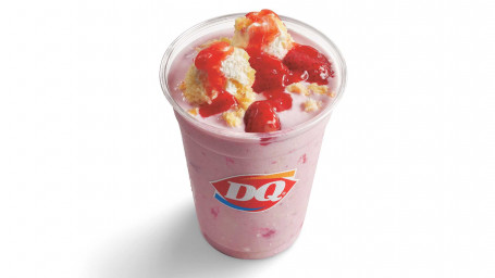 Strawberry Cake Shake Medium