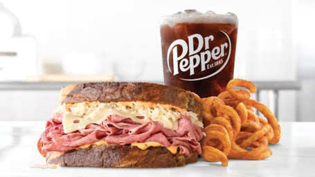 Corned Beef Reuben Pasto