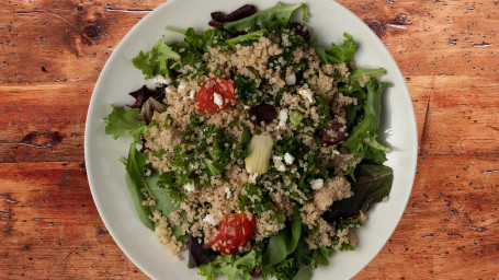 Insalata Di Quinoa Di Cavolo Di Stagione