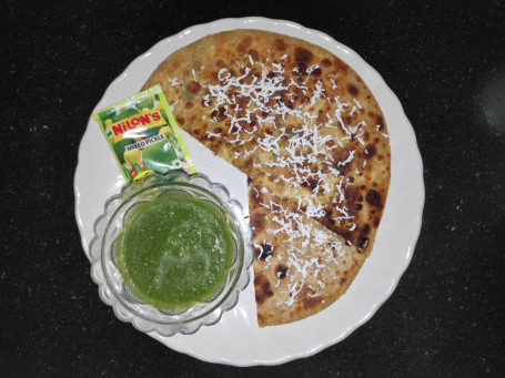 Paneer Paratha (2 Pcs) With Sabji (Gravy)