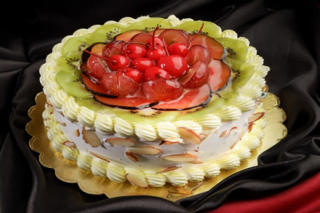 Eggless Fresh Fruit Cake (500 Gms) (Serves4)